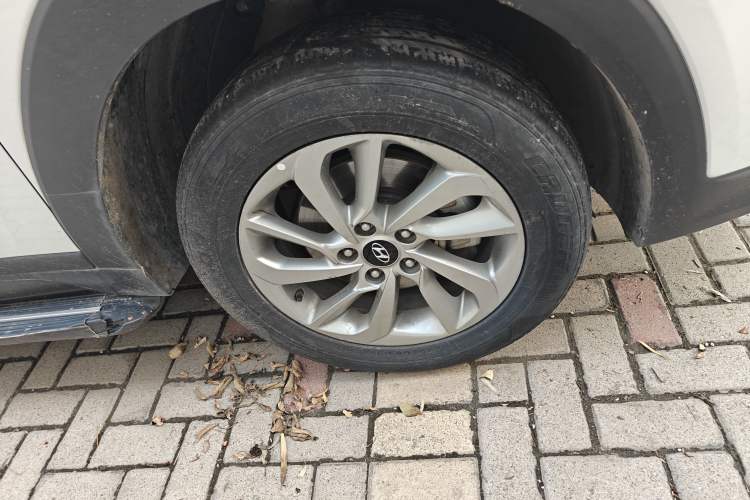 Used Hyundai Tucson 2015 1.6T Dual-Clutch Two-Wheel-Drive Smart Model
