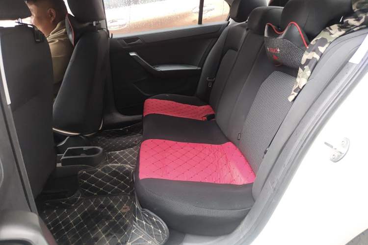 Used Volkswagen Santana 2016 1.6L Manual Fashion Edition
