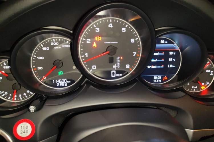 Used Porsche Cayenne 2015 Cayenne 3.0T Instrument Cluster