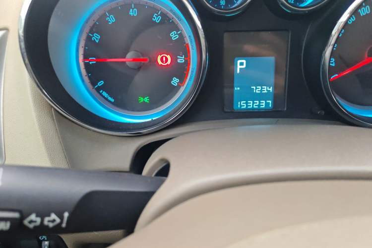 Used Buick GT 2013 GT 1.6L Automatic Fashion Edition Odometer Close Up