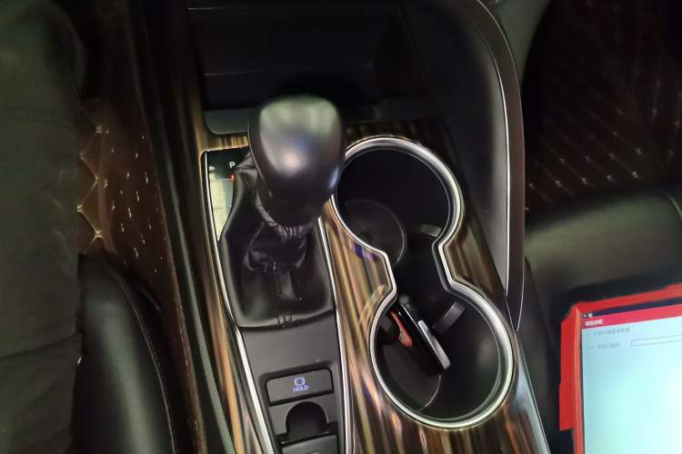 Used Toyota Camry 2018 2.0G Luxury Edition Gear Lever