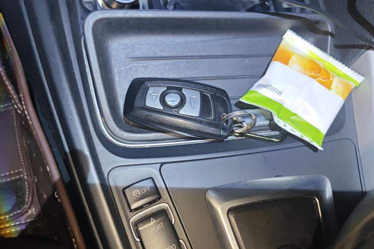 Used BMW 3 Series 2013 320i Sport Edition Vehicle Key