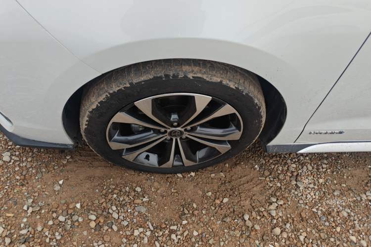 Used Toyota Granvia 2023 2.5L Hybrid Flagship VIP Edition
