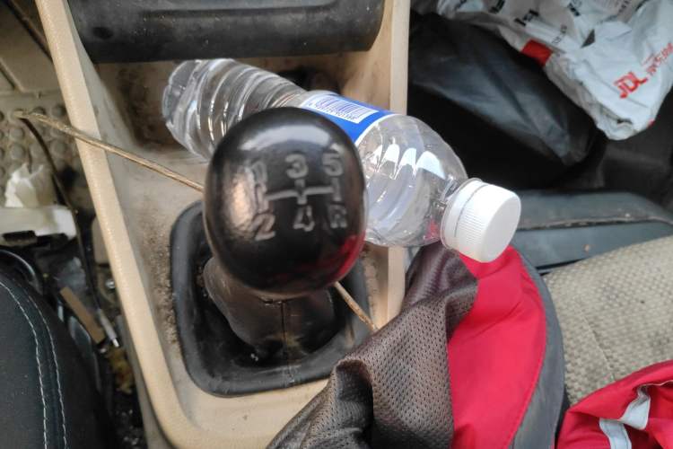 Used CHANGAN KUAYUE Xing V3 2023 1.5L Gasoline Comfort Edition 5-Seat Passenger Vehicle Gear Lever