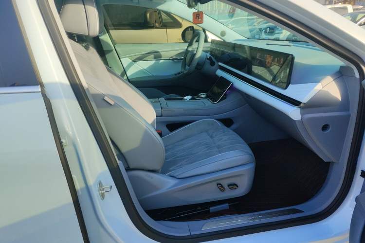 Used VOYAH PASSION 2023 Four-Wheel Drive Standard Edition
