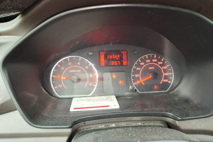 Used Wuling Hongguang V 2022 1.5L Jingqu Version Hydraulic Power Steering LAR Odometer Close Up