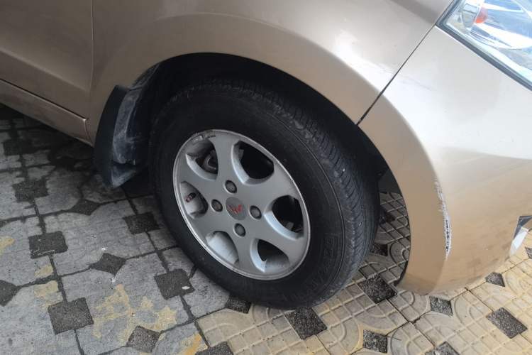 Used Wuling Hongguang 2014 1.2L Base Model China IV Right Front Wheel Hub