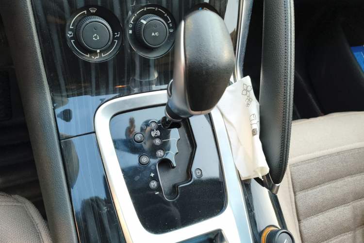 Used Peugeot 3008 2015 2.0L Automatic Classic Edition Gear Lever