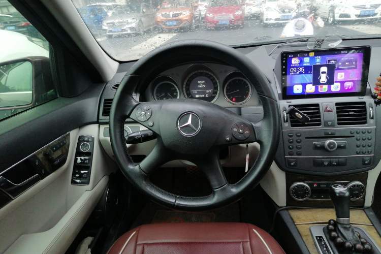 Used Mercedes-Benz C-Class 2010 C 200 CGI Fashion Model
