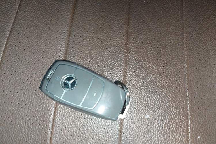 Used Mercedes-Benz E-Class 2022 Second Facelift E 300 L Fashion Edition
