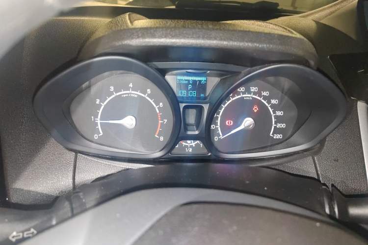 Used Ford EcoSport 2013 1.5L Automatic Fashion Model Instrument Cluster