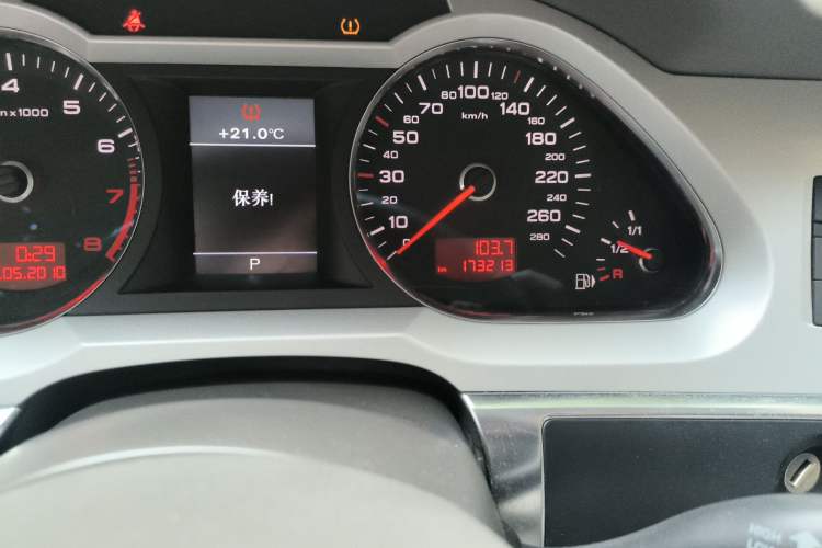Used Audi A6L 2011 2.4L Comfort Edition Odometer Close Up