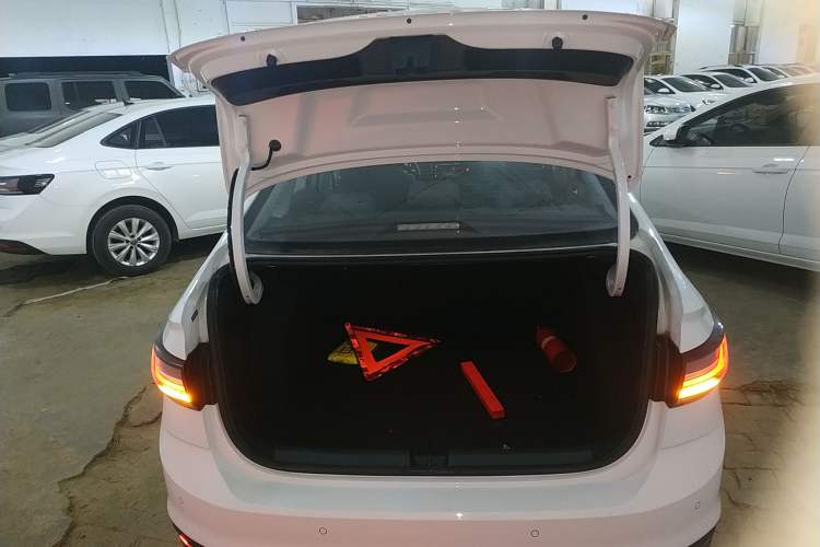 Used Volkswagen Lavida 2023 New Rui 1.5L Automatic New Yi Edition
