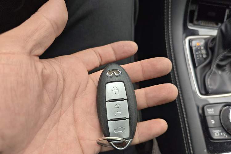 Used Infiniti Q50L 2018 2.0T Enjoyment Edition China V standard Vehicle Key