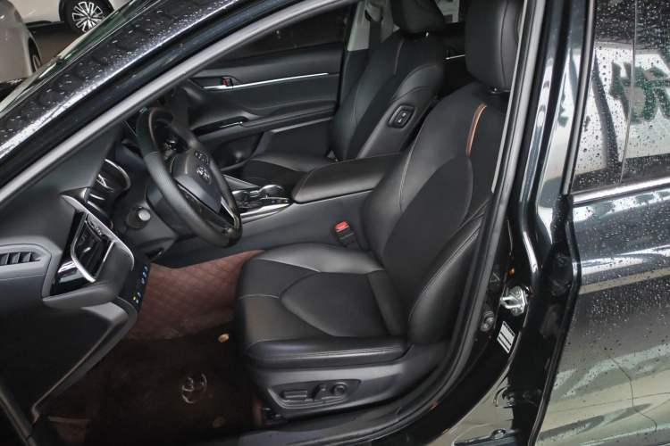 Used Toyota Camry 2021 2.0G Luxury Edition
