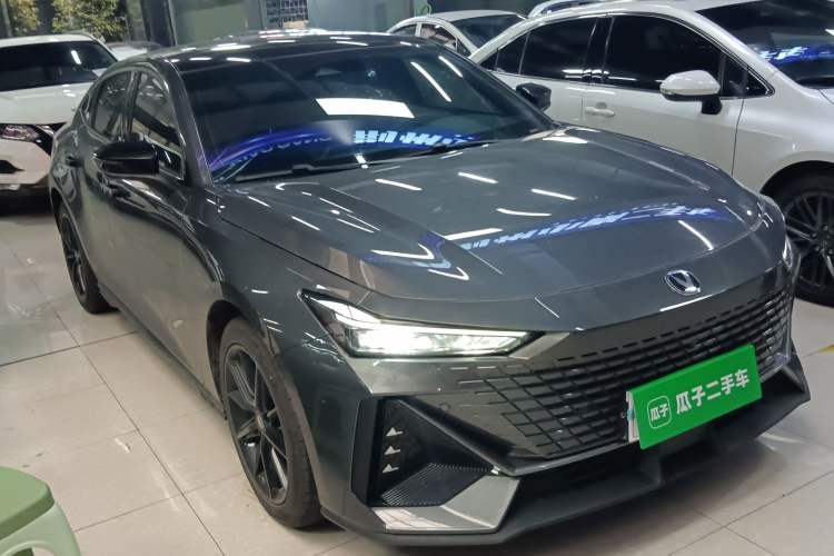 Used CHANGAN UNI-V 2025 1.5T 500Bar High-Energy Version Exterior 1