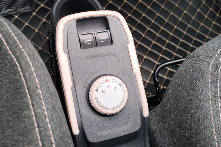 Used Chery QQ Ice Cream 2022 170km Sundae Phosphate Lithium-Ion
