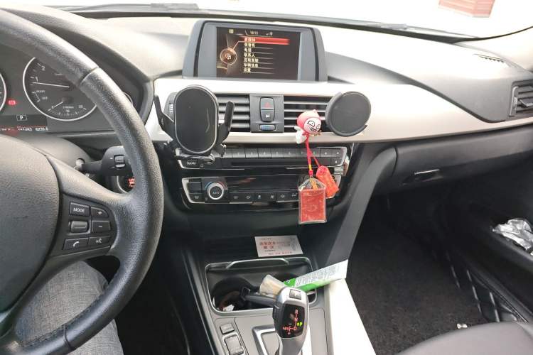 Used BMW 3 Series 2016 320Li Ambition Model Audio And AC Panel