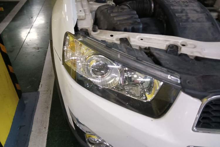 Used Chevrolet Captiva 2014 2.4L 4x4 Flagship Edition 7 Seats Right Front Headlight