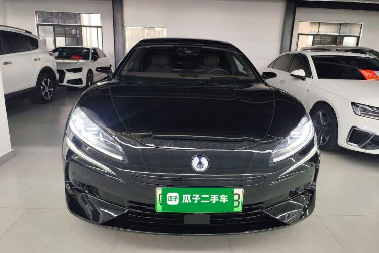 Used Denza Z9 2024 1100 km All-Wheel-Drive Ultra Version