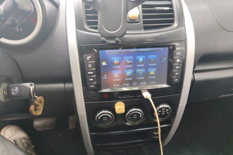 Used CHANGAN CX20 2014 1.4L IMT Sunroof Navigation Version China IV Standard
