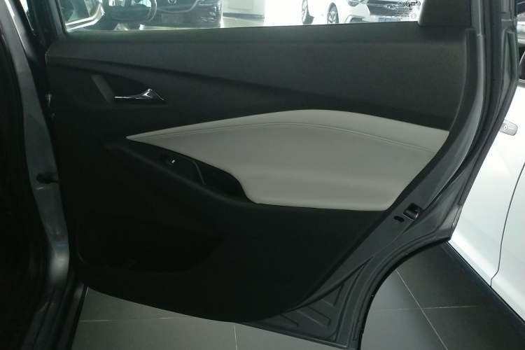 Used Chevrolet Orlando 2019 530T Automatic Luxury Edition (5+2 Seater) – China VI Standard