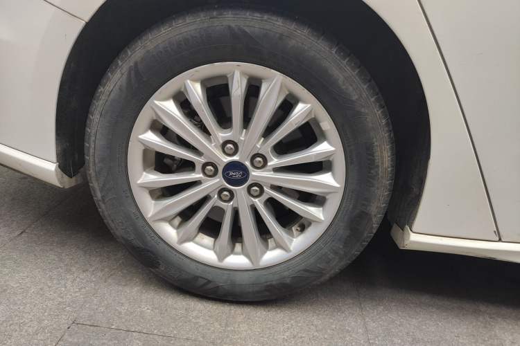 Used Ford Focus 2020 Sedan EcoBoost 180 Automatic Trend Edition Right Rear Wheel Hub