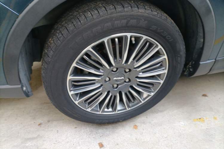 Used Sinotruk VGV U70 2020 1.5T Automatic Smart Luxury 7-Seater Exterior 7