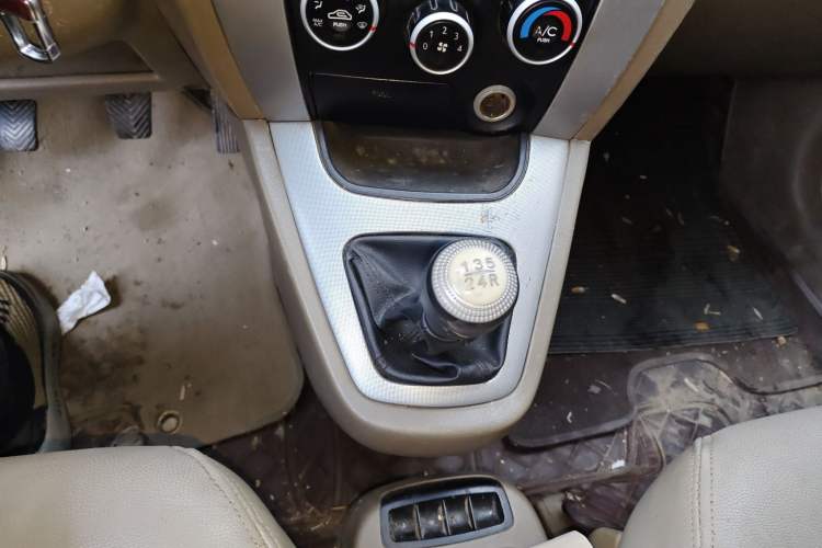 Used Hyundai Tucson 2009 2.0L Manual Two-Wheel Drive Fashion Edition