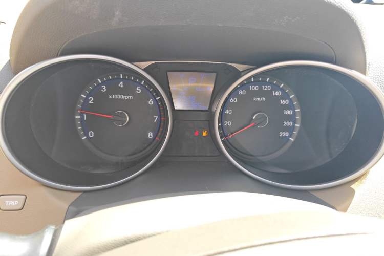 Used Hyundai ix35 2012 2.0L Automatic Two-Wheel Drive Elite Edition GLS Instrument Cluster