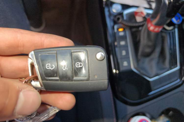 Used Volkswagen Tayron 2020 330TSI Two-Wheel Drive Luxury Smart Connectivity Version Vehicle Key