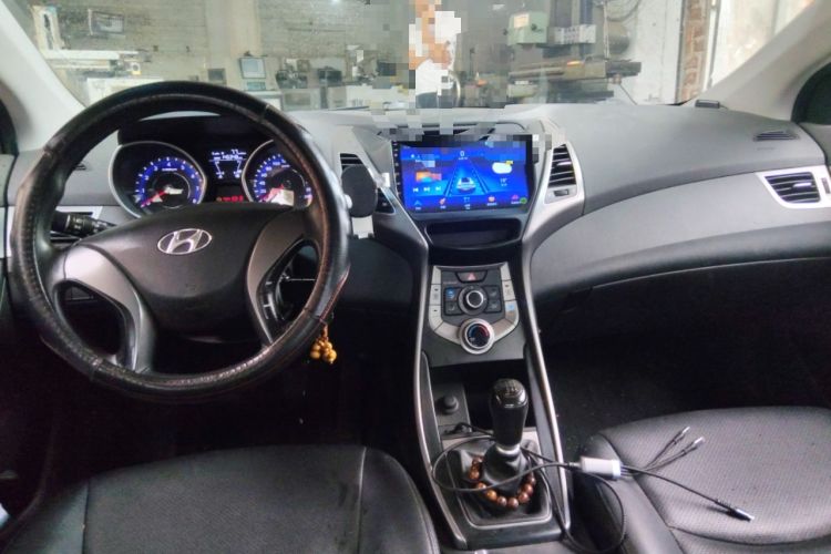 Used Hyundai Elantra (5th Generation / Langdong) 2016 1.6L Manual Fashion Edition Center Console