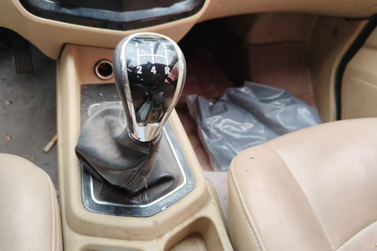 Used Wuling Zhengcheng 2015 1.8L Luxury Model LJ479QE2
