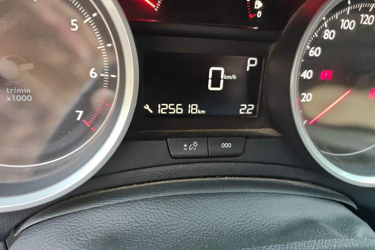 Used Peugeot 408 2014 1.8L Automatic Luxury Edition Odometer Close Up