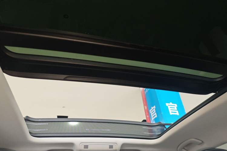 Used Volkswagen Tayron 2023 300TSI Two-Wheel-Drive Luxury Plus Advanced Edition Headliner