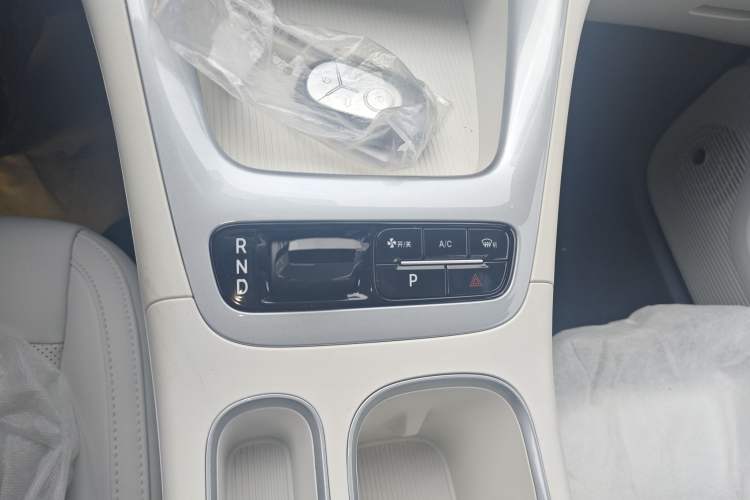 Used Geely Galaxy Geome 2026 Model 410km Carefree Edition Gear Lever