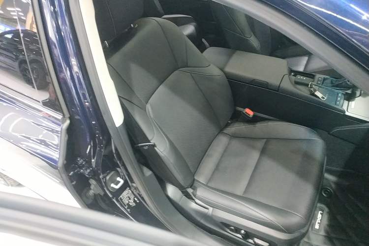 Used Lexus ES 2020 200 Excellence Edition
