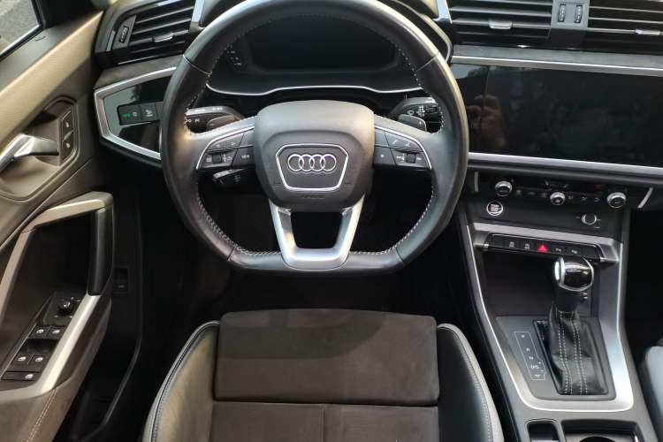 Used Audi Q3 2020 35 TFSI Fashion Dynamic Model