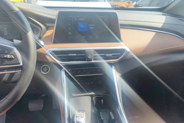 Used SAIC MAXUS G50 2024 Facelift PLUS 1.5T Happiness-Recommended Automatic Start-Up Version Audio And AC Panel