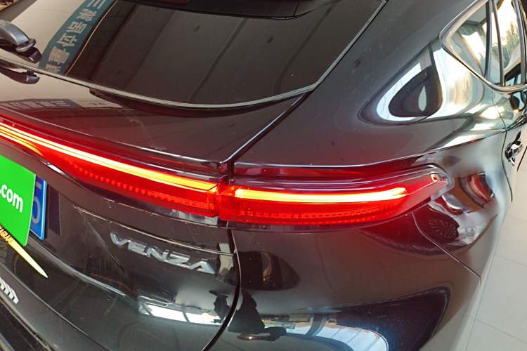 Used Toyota Venza 2022 2.0L CVT Two-Wheel Drive Prestige Edition