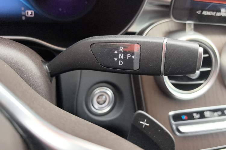 Used Mercedes-Benz GLC 2022 Refreshed GLC 300 L 4MATIC Dynamic Edition Gear Lever