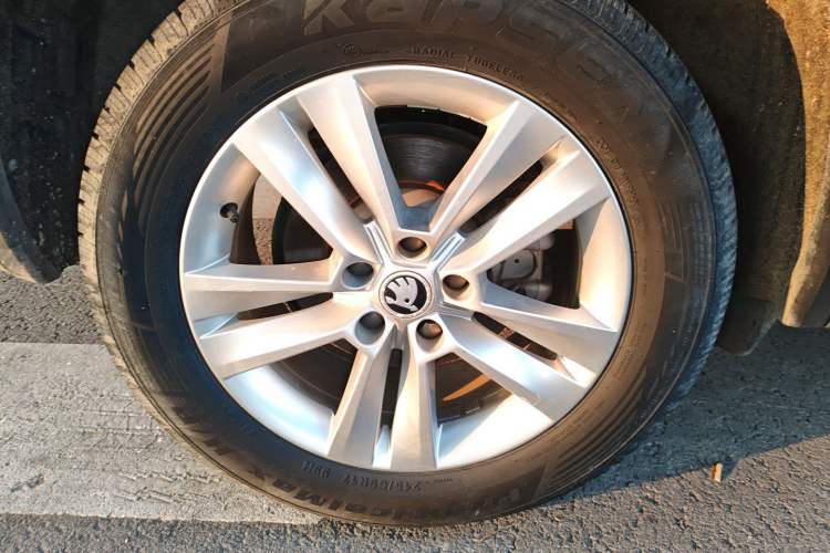 Used Skoda Kodiaq 2018 Facelifted TSI330 5-Seater Two-Wheel-Drive Standard Edition