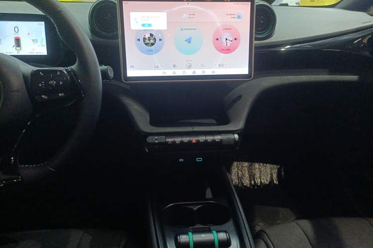 Used BYD Dolphin 2024 Honor Edition 420km Freedom Version Audio And AC Panel