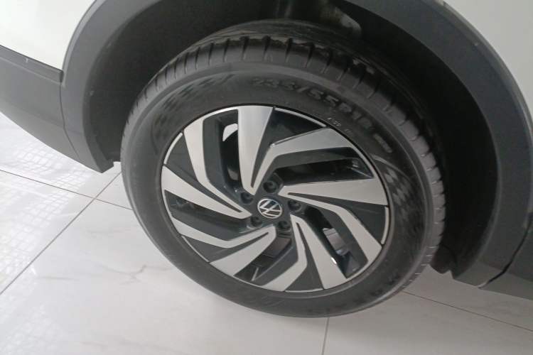 Used Volkswagen Tiguan L 2023 330TSI Automatic Two-Wheel Drive Comfort Edition Right Rear Wheel Hub