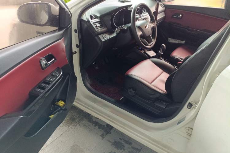 Used Kia K2 2012 Hatchback 1.4L MT Cool Edition Commemorative Model
