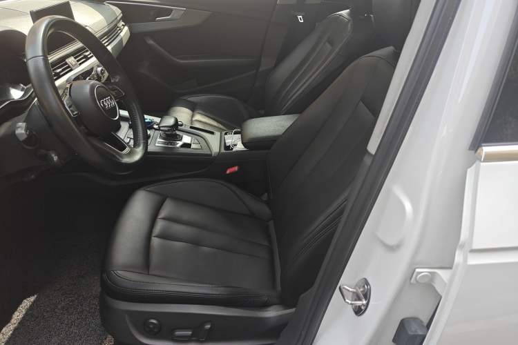 Used Audi A4L 2018 30th Anniversary Edition 40 TFSI Trendy Model
