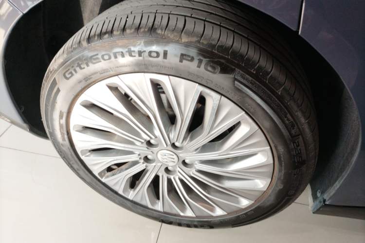 Used Buick L7 2025 Model Aivia