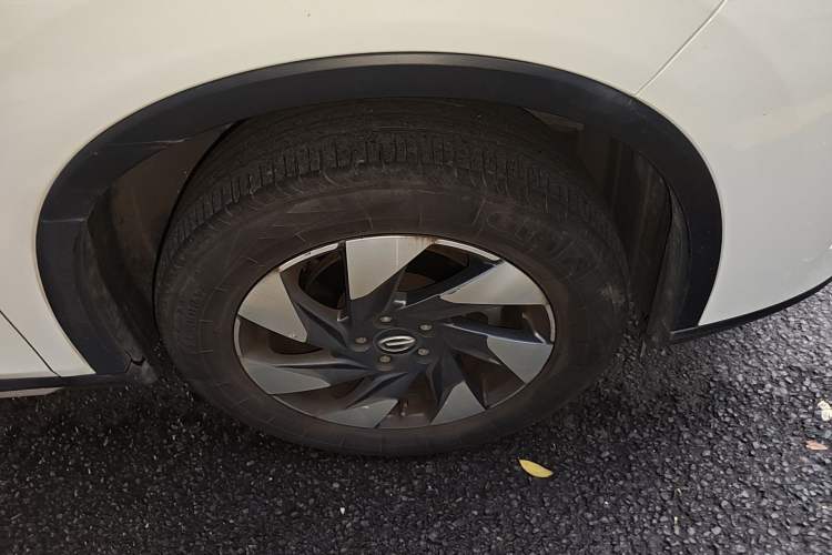 Used GAC Trumpchi GS4 2022 270T Automatic Smart Drive Navigation Edition Right Front Wheel Hub