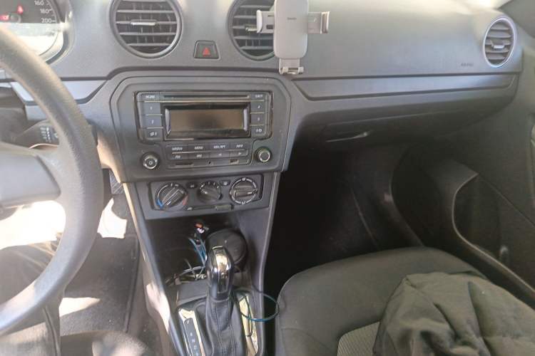 Used Volkswagen Jetta 2015 Value Edition 1.6L Automatic Fashion Version
