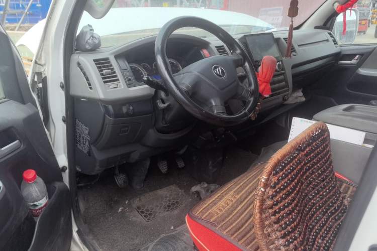 Used Foton Scenic G9 2017 2.4L Gasoline Cargo Van Commercial Version Long Wheelbase Model 4G69 Driver Seat